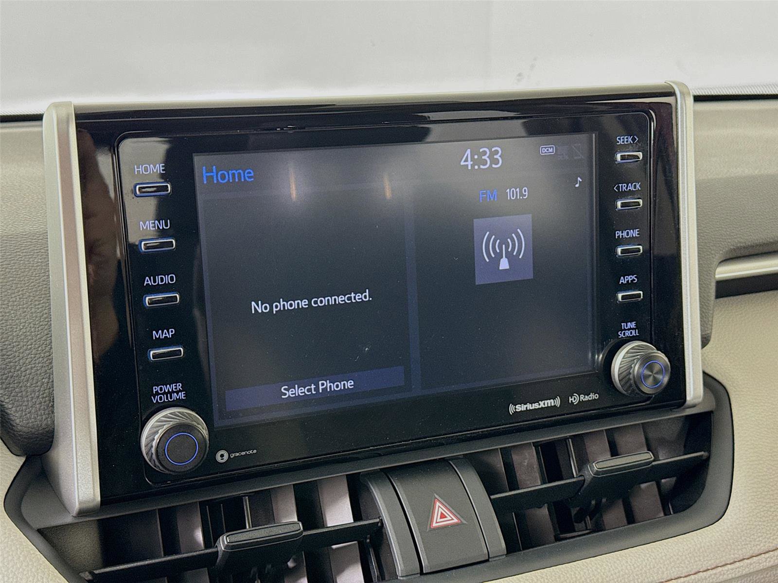 Used 2019 Toyota RAV4 XLE image 15