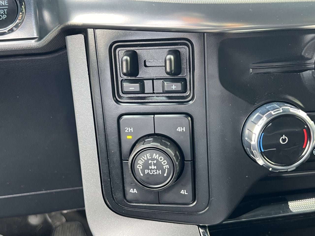 Used 2024 Ford F150 Lariat w/ Tow/Haul Package AWD/4WD image 20