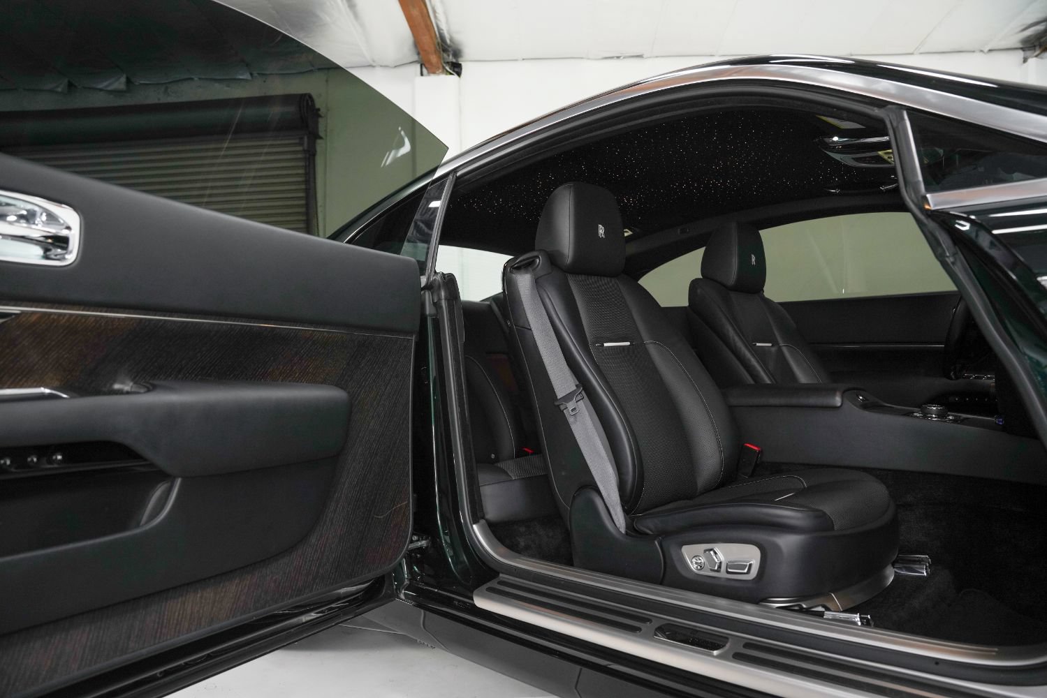 Used 2017 Rolls-Royce Wraith RWD image 2