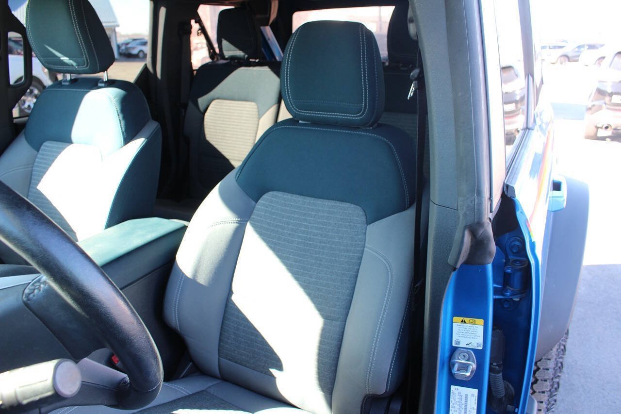 Used 2022 Ford Bronco Outer Banks w/ Sasquatch Package AWD/4WD image 14