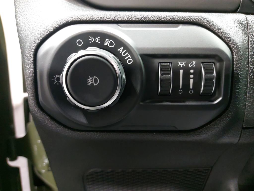 Used 2021 Jeep Wrangler Unlimited Sport image 25