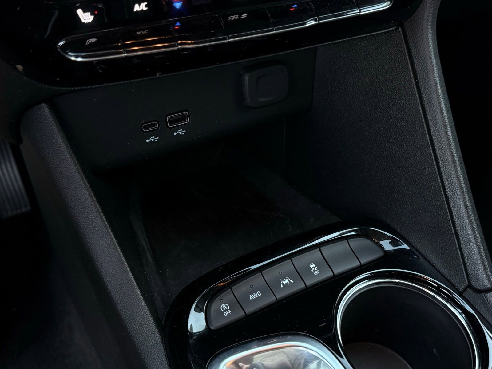 Used 2024 Buick Encore GX Avenir image 39