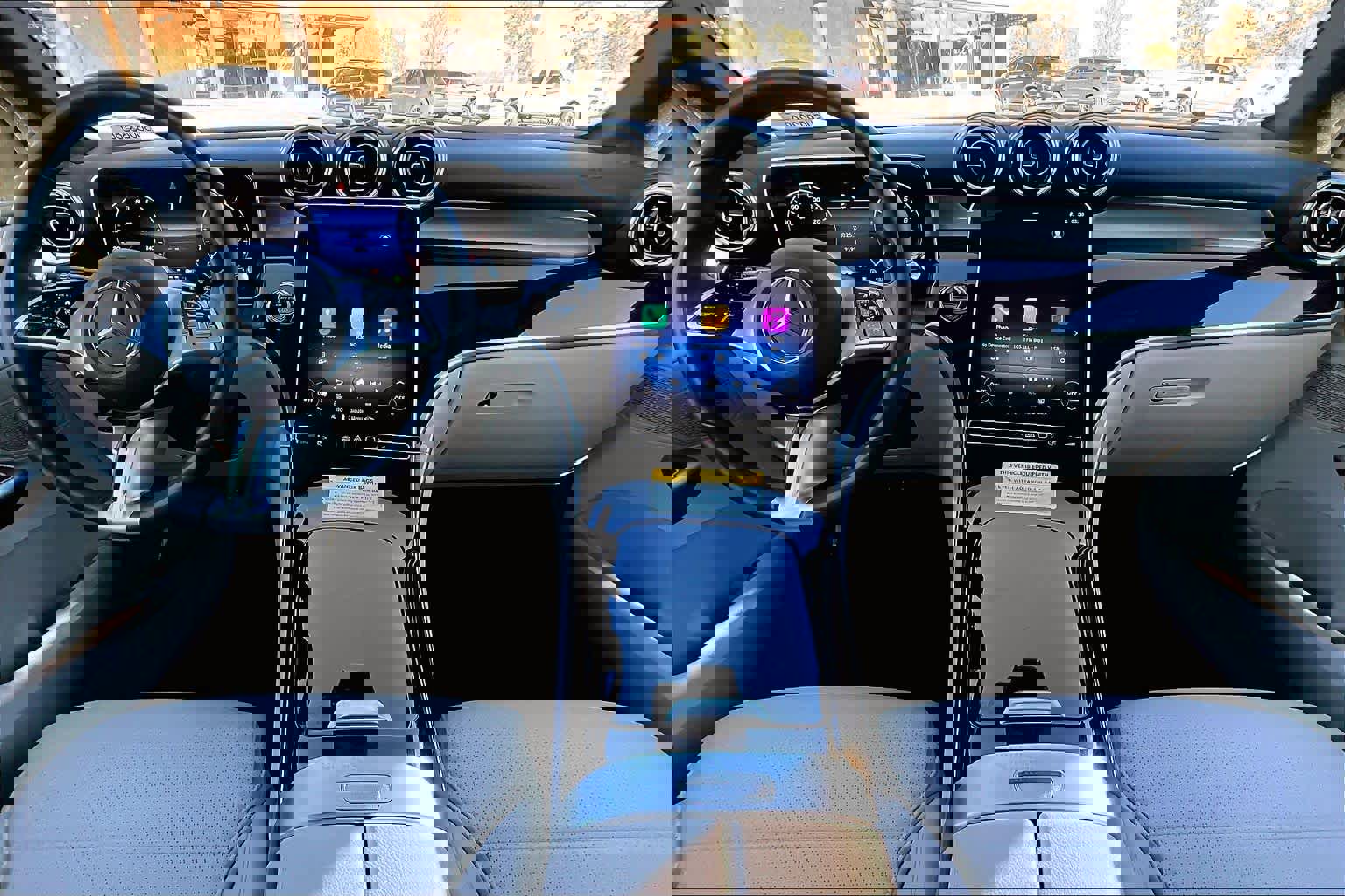 Used 2025 Mercedes-Benz GLC 300 4MATIC image 16