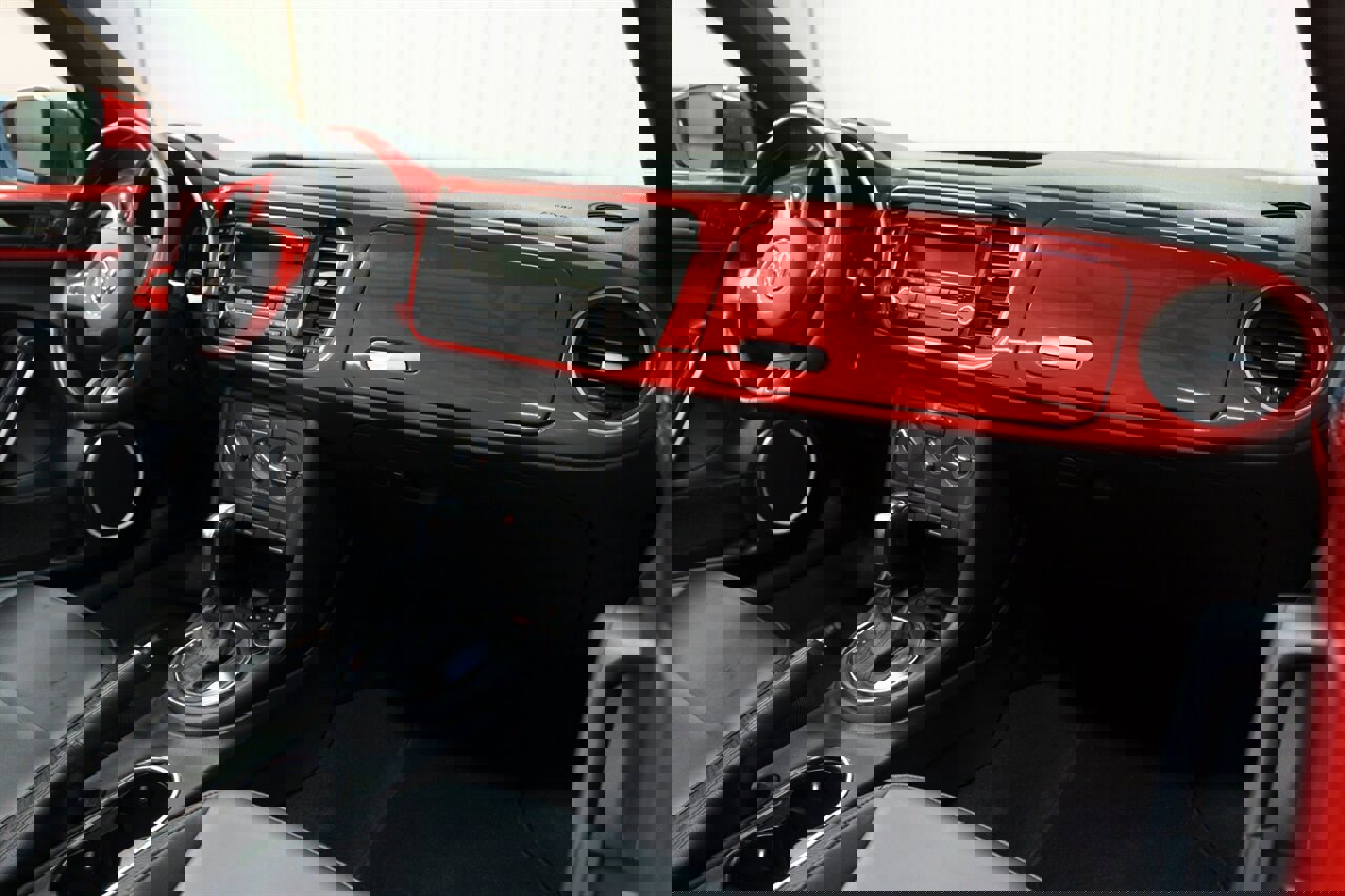 Used 2013 Volkswagen Beetle 2.5 image 17