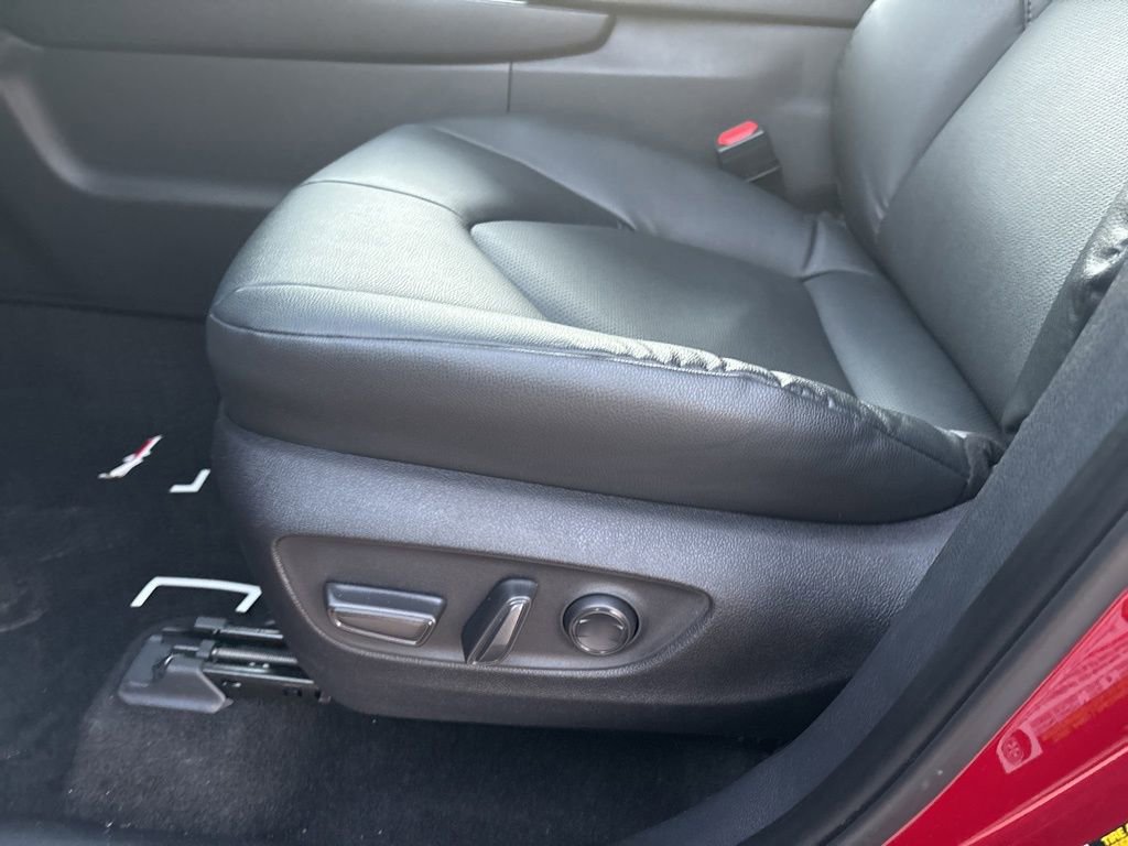 Used 2025 Toyota Grand Highlander AWD image 16