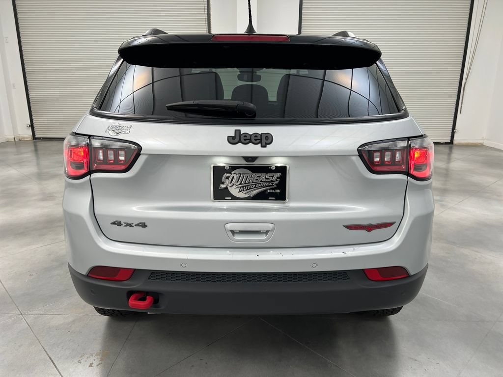 Used 2024 Jeep Compass Trailhawk AWD/4WD image 7