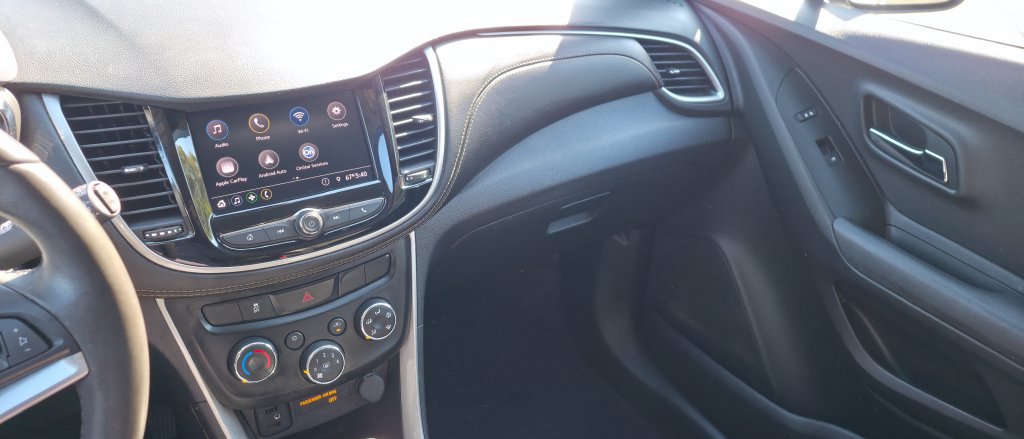 Used 2020 Chevrolet Trax LT w/ LT Convenience Package FWD image 20