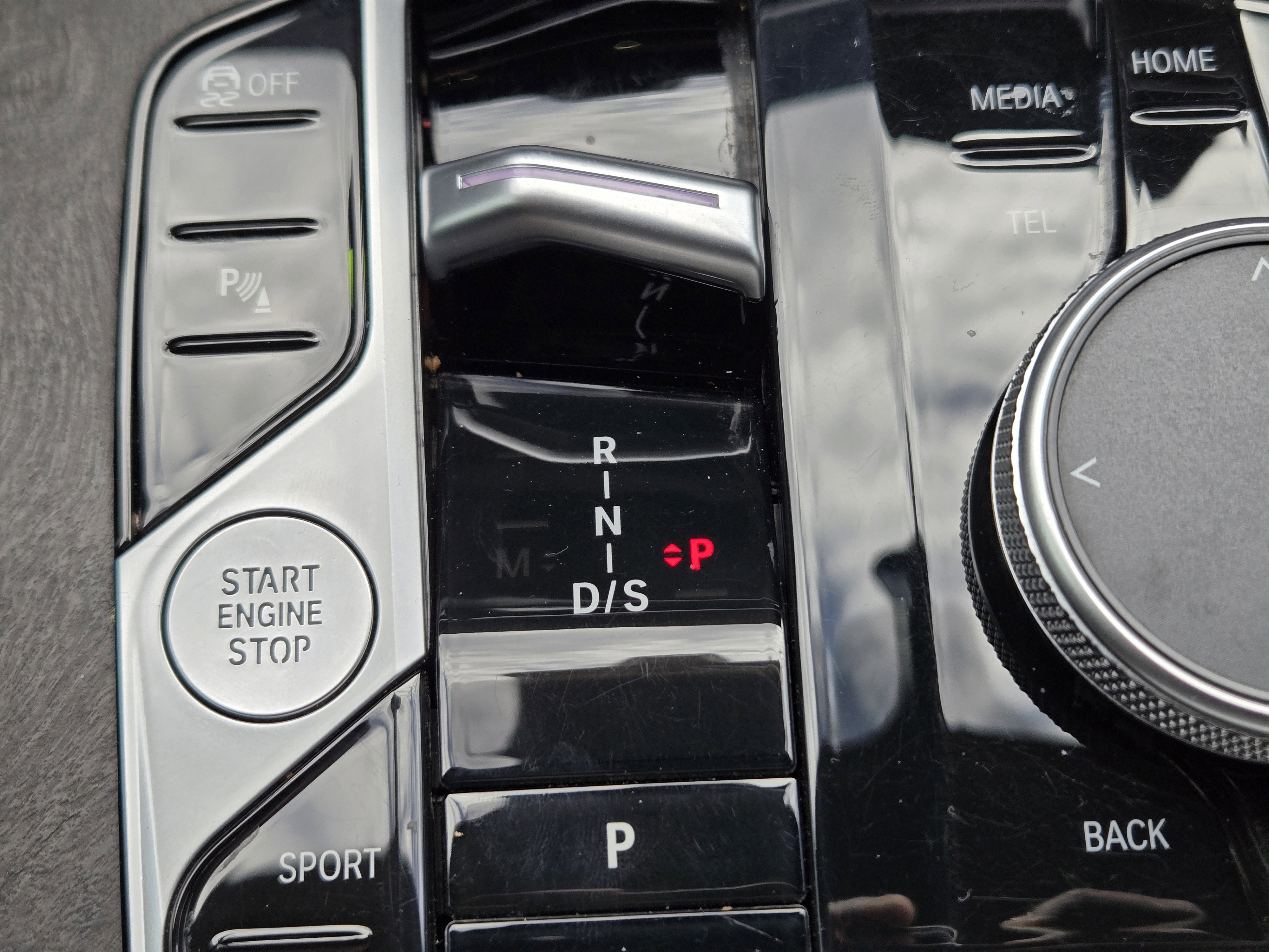 Used 2024 BMW X5 xDrive40i w/ M Sport Package image 29