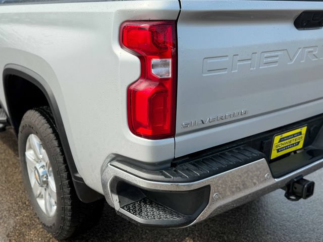 Used 2021 Chevrolet Silverado 3500 LTZ AWD/4WD image 9