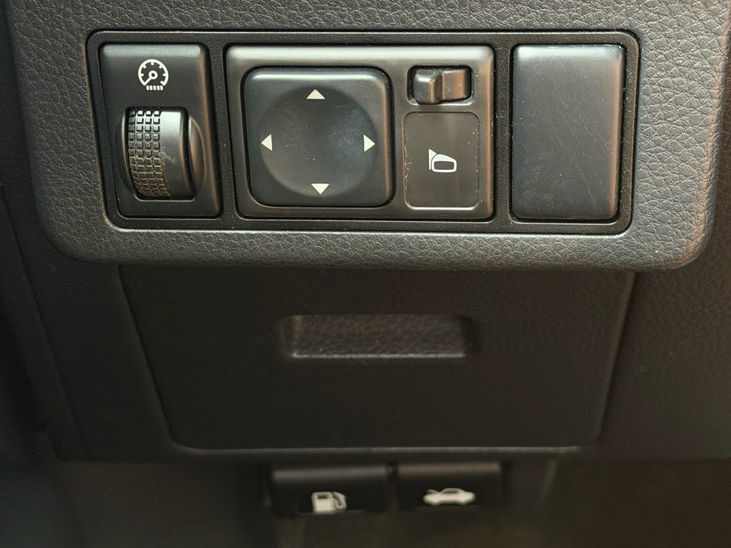 Used 2008 Nissan Versa Sedan w/ Convenience Pkg FWD image 18