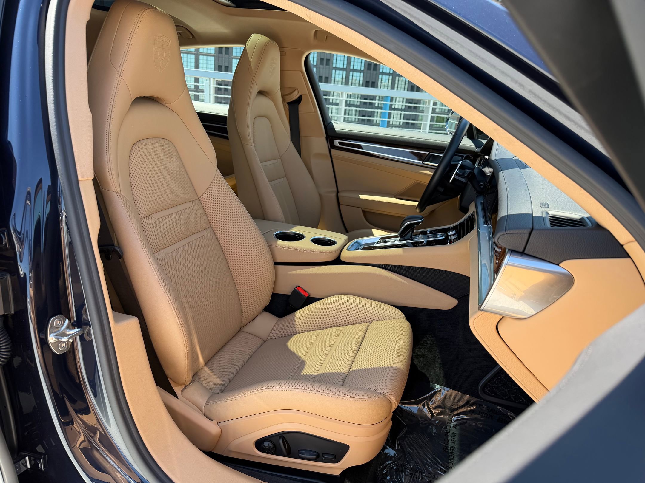 Certified 2023 Porsche Panamera 4 Platinum Edition AWD/4WD image 14