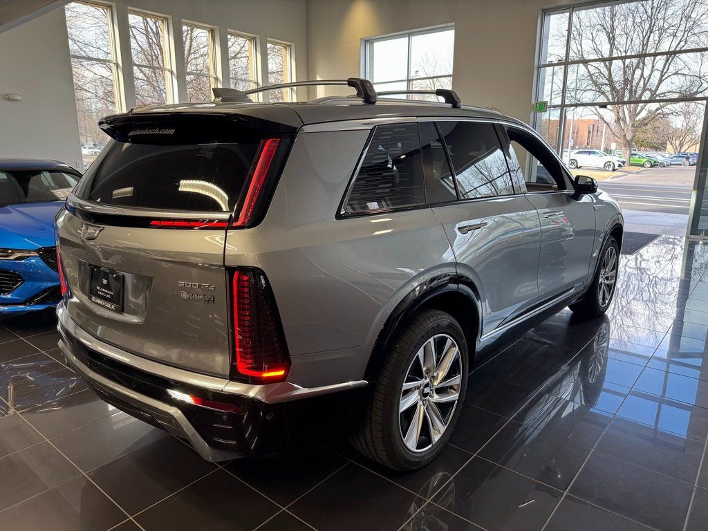 New 2026 Cadillac Vistiq Luxury AWD/4WD image 8