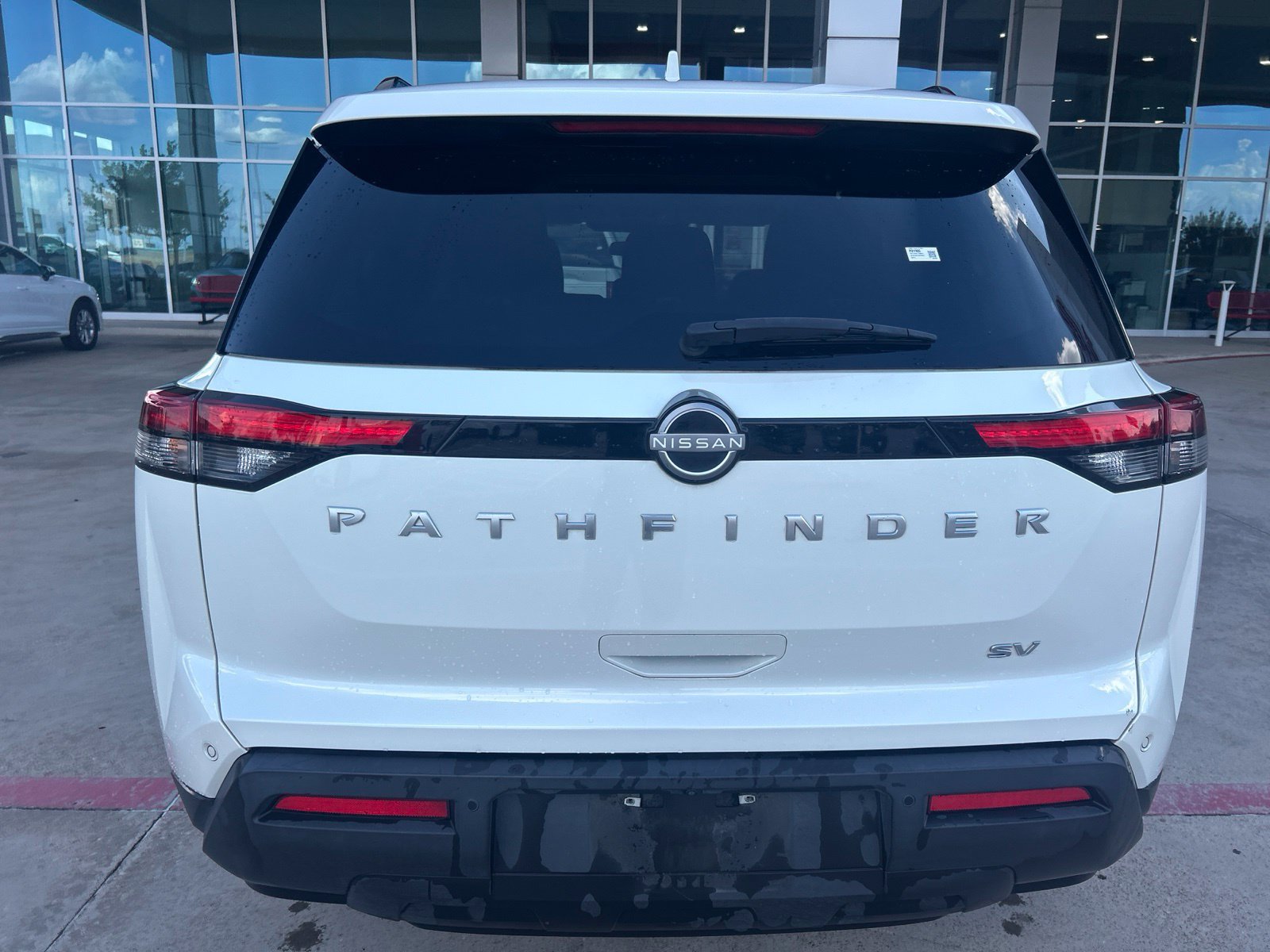 Used 2024 Nissan Pathfinder SV FWD image 11