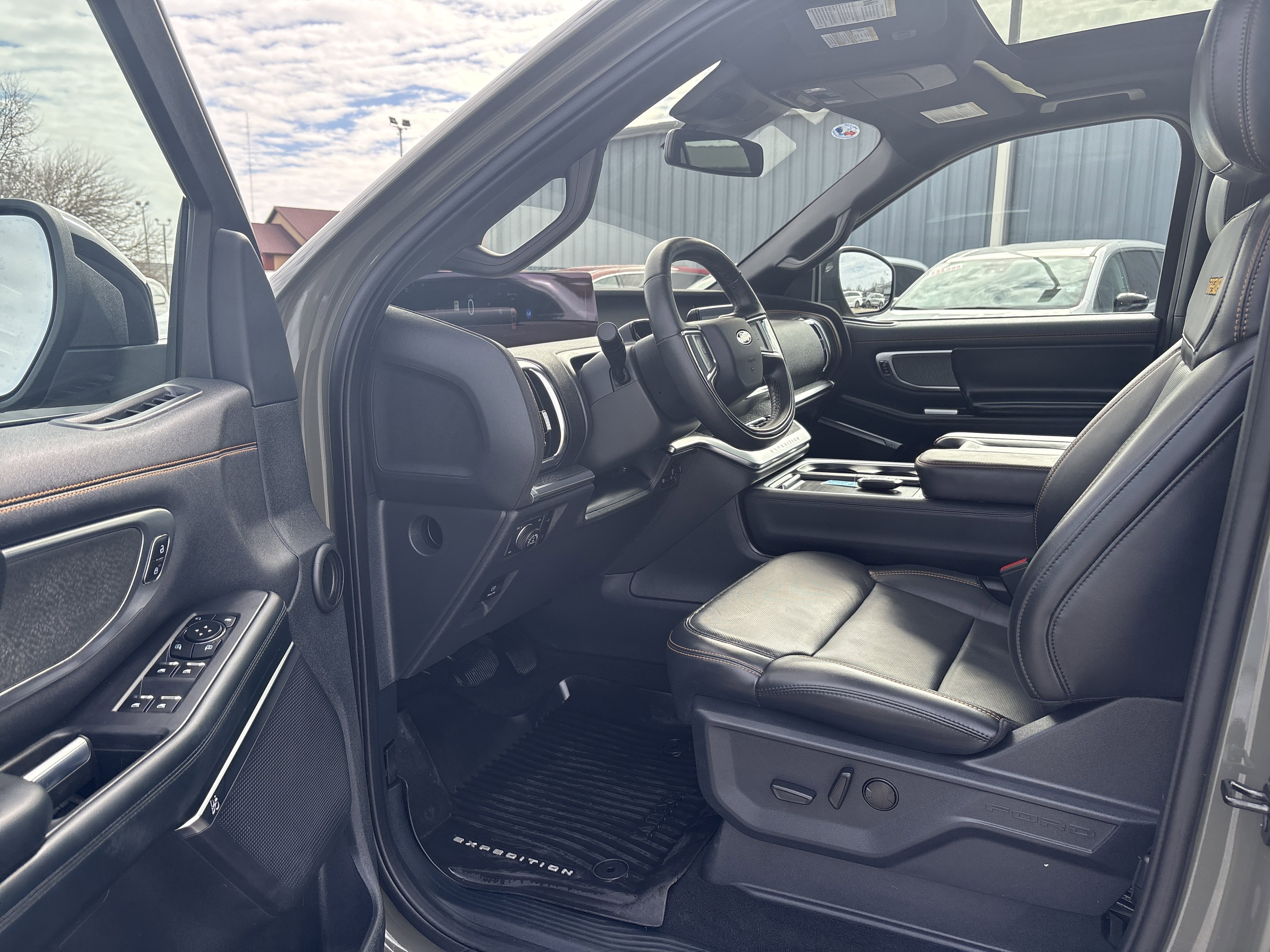 Used 2025 Ford Expedition Tremor image 16