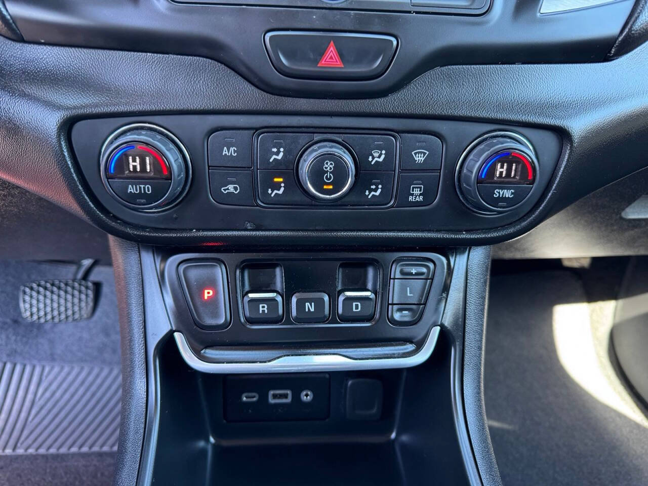 Used 2020 GMC Terrain SLE w/ Driver Convenience Package AWD/4WD image 26