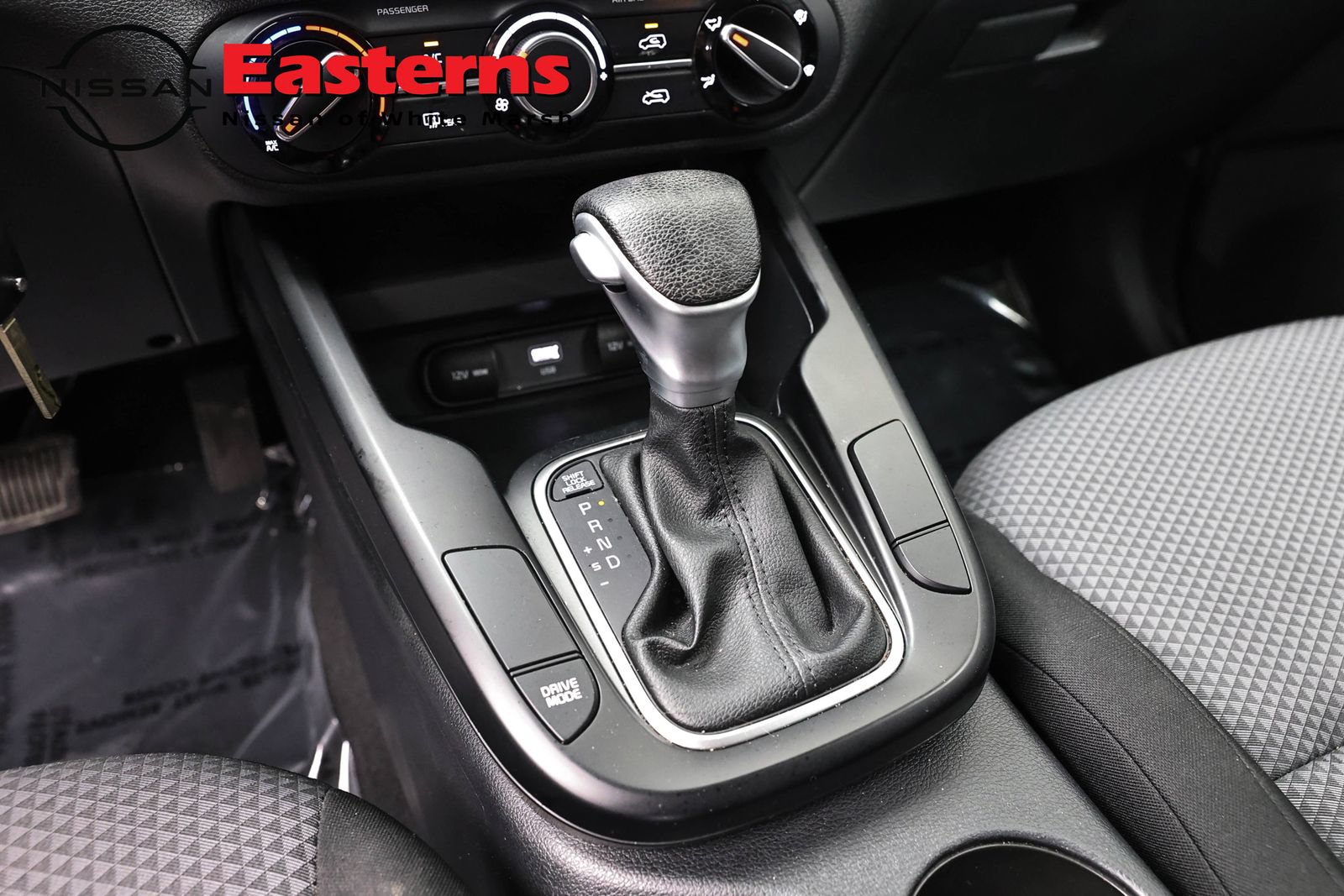 Used 2023 Kia Soul LX w/ LX Technology Package FWD image 13