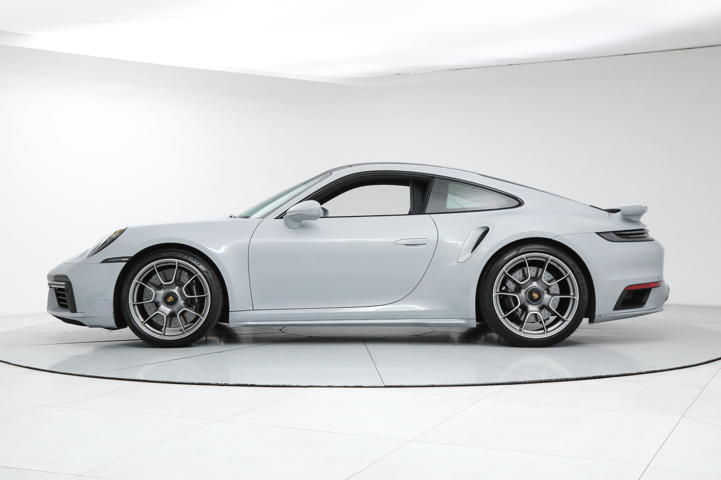 Used 2024 Porsche 911 Turbo AWD/4WD image 2