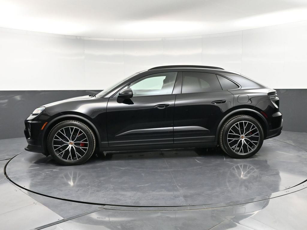 New 2026 Porsche Macan 4S Electric AWD/4WD image 2
