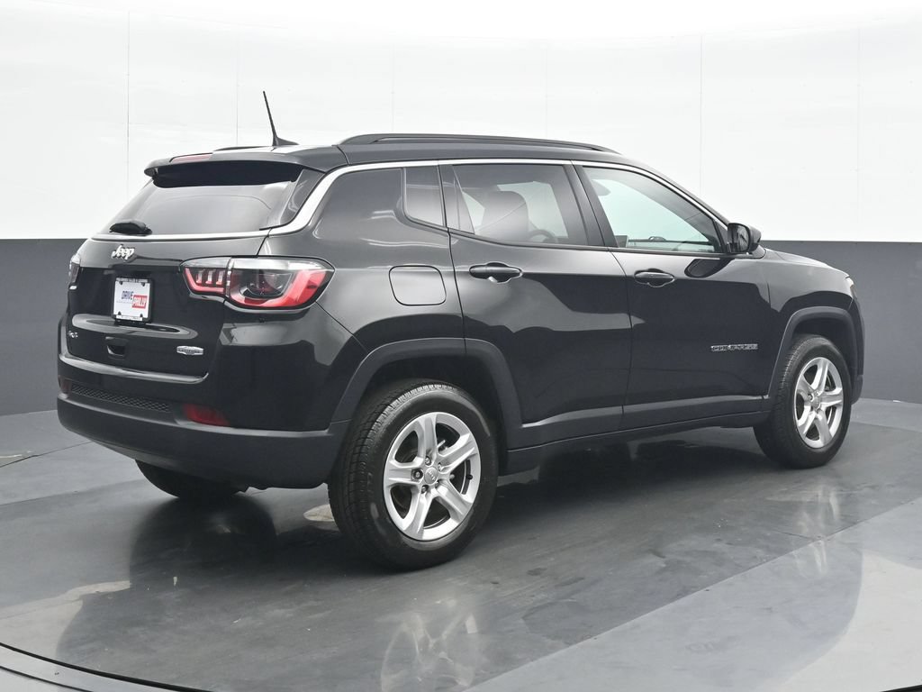 Used 2022 Jeep Compass Latitude w/ Convenience Group AWD/4WD image 6