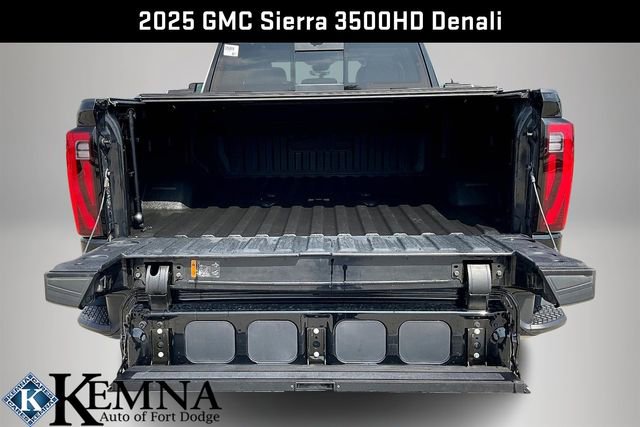 Used 2025 GMC Sierra 3500 Denali w/ Denali Reserve Package AWD/4WD image 9