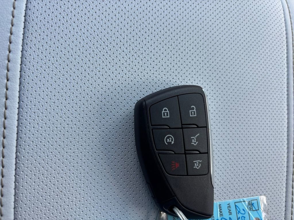 New 2025 Chevrolet Suburban Premier image 31