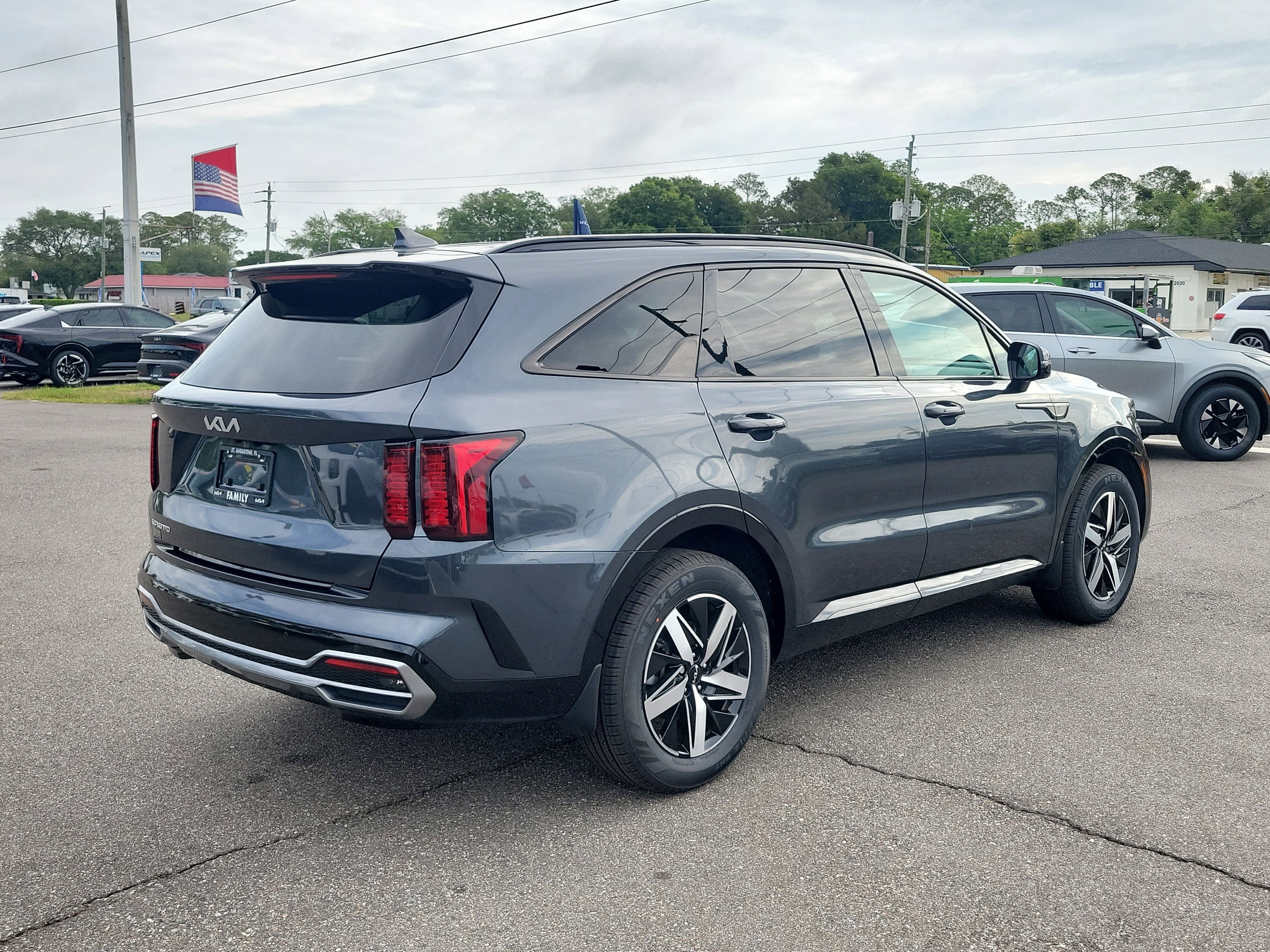 Certified 2023 Kia Sorento S FWD image 6