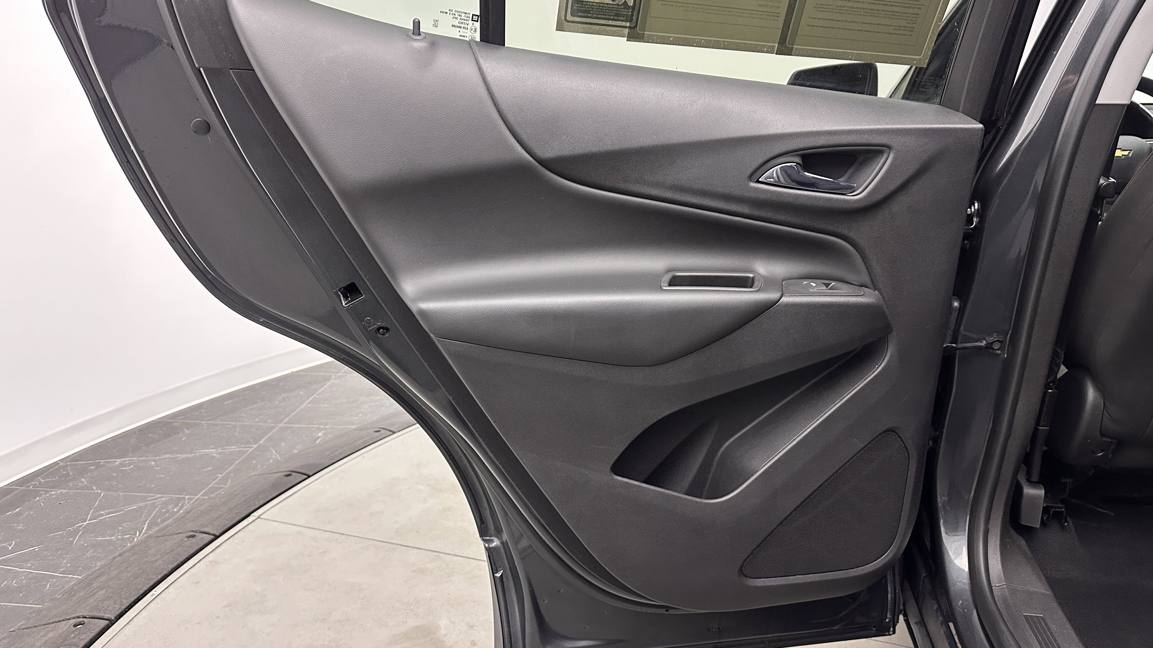 Used 2020 Chevrolet Equinox LT image 26