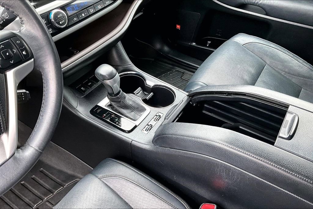 Used 2015 Toyota Highlander Limited FWD image 15