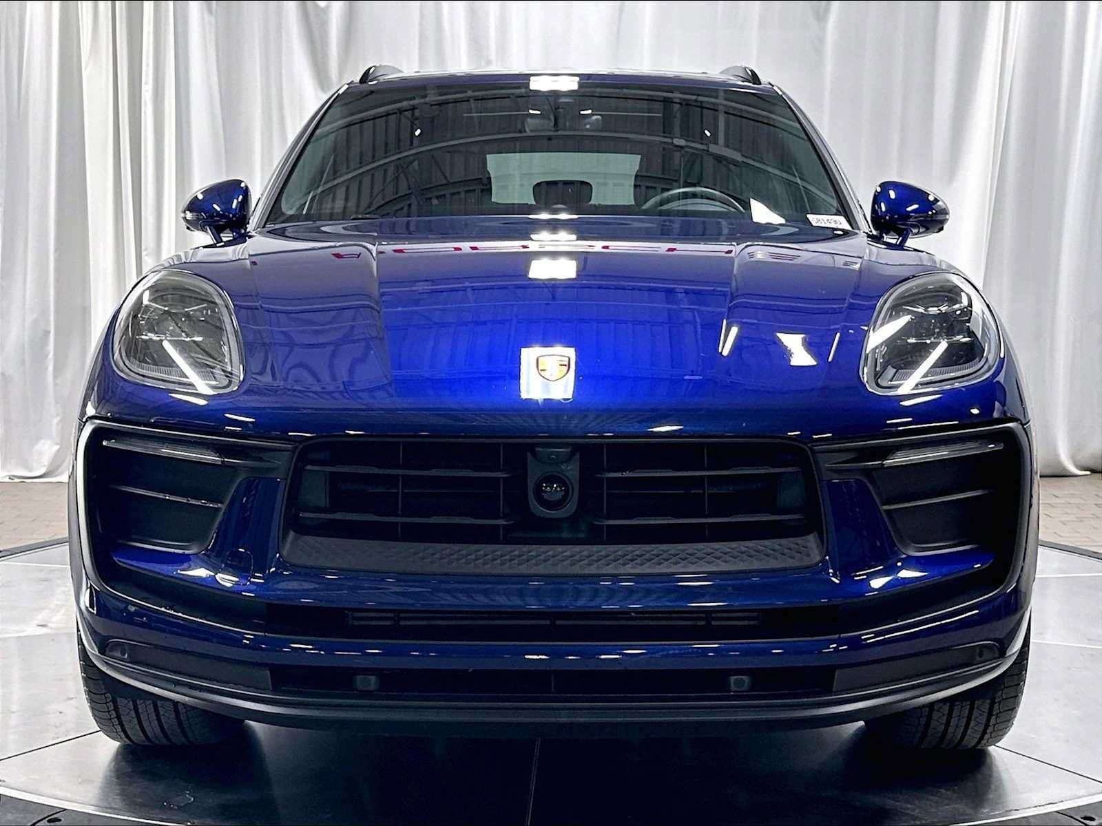 Used 2026 Porsche Macan AWD/4WD image 13
