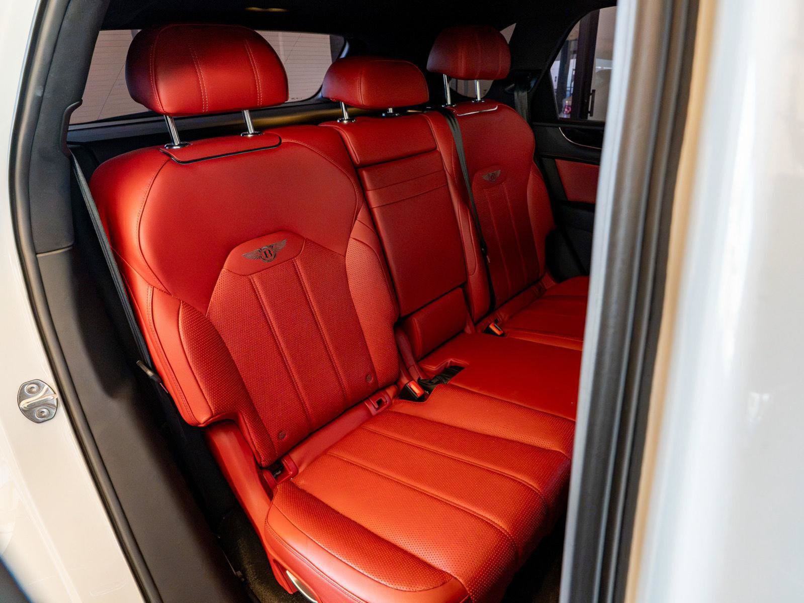 Used 2023 Bentley Bentayga AWD/4WD image 26