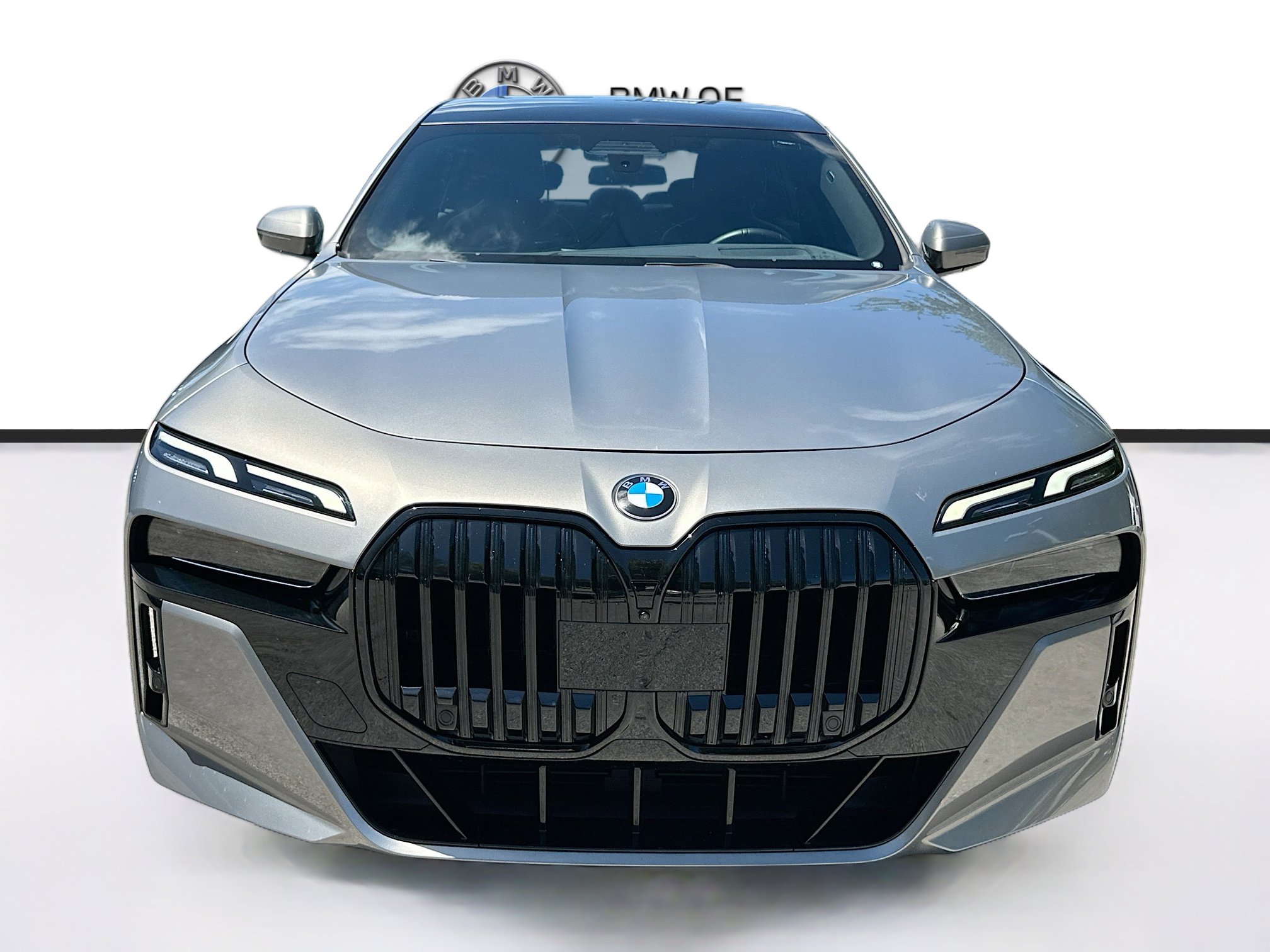 Certified 2023 BMW 740i image 2