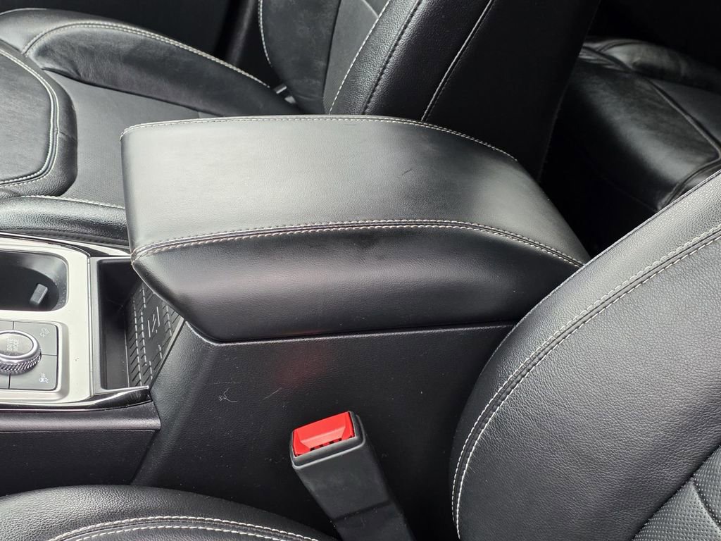 Used 2022 Ford Explorer ST w/ Equipment Group 401A image 9