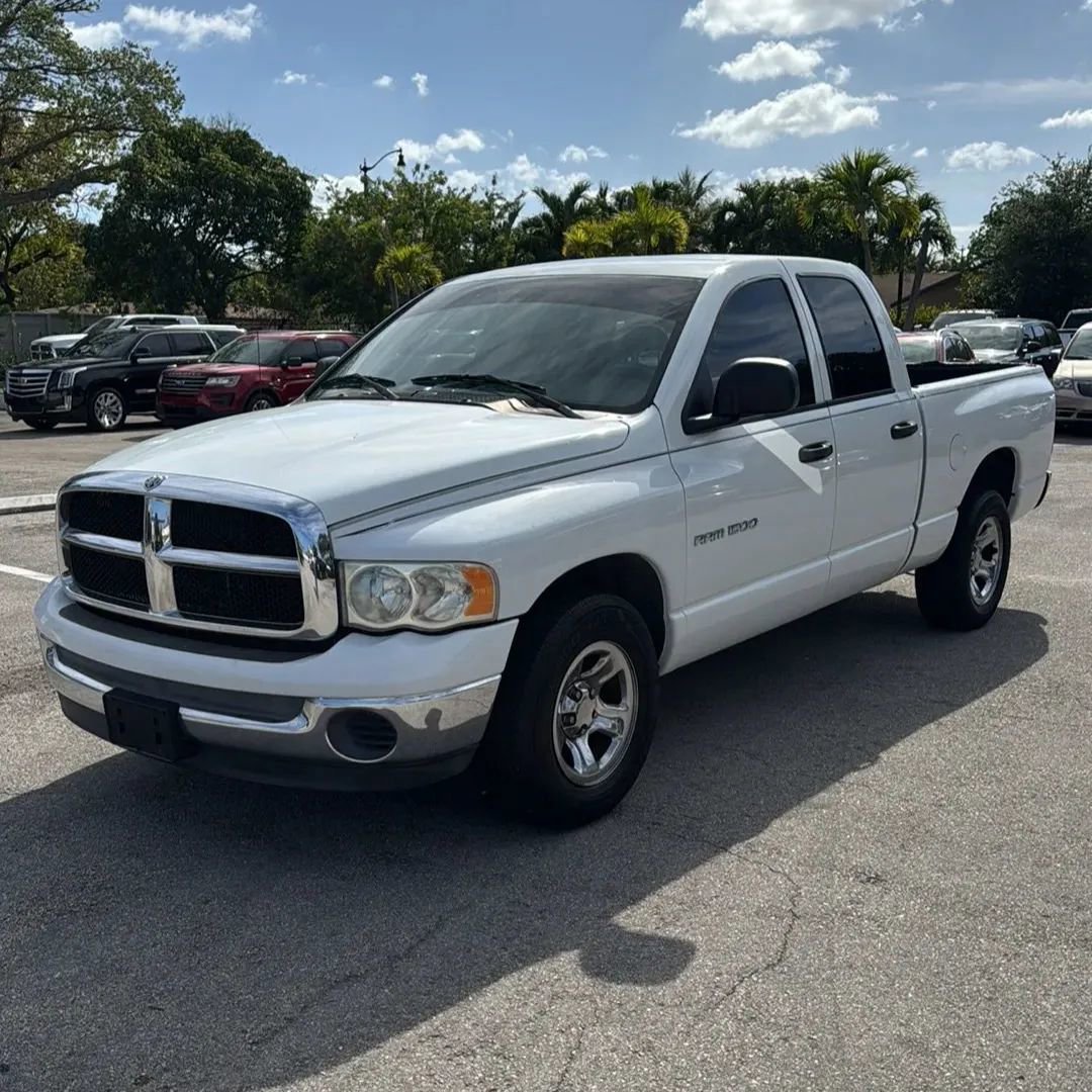 Used 2004 Dodge Ram 1500 Truck SLT image 2