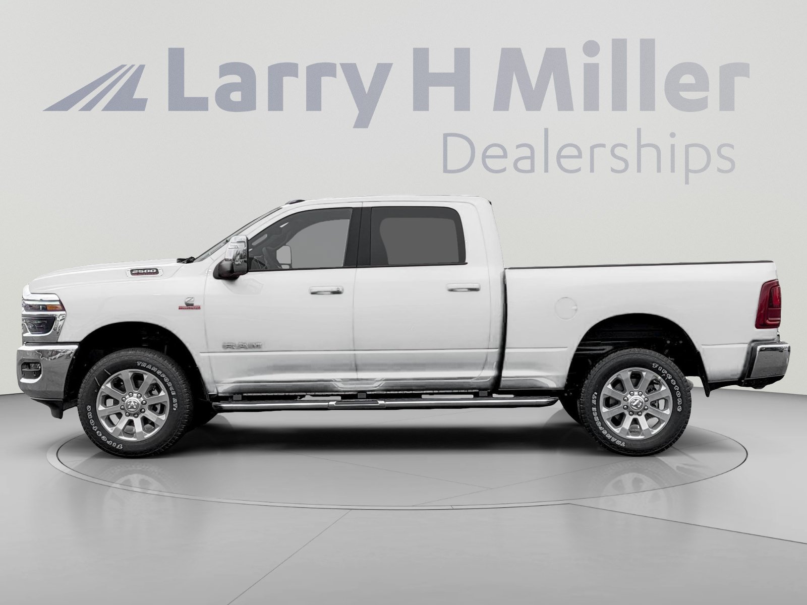 New 2026 RAM 2500 Laramie AWD/4WD image 2