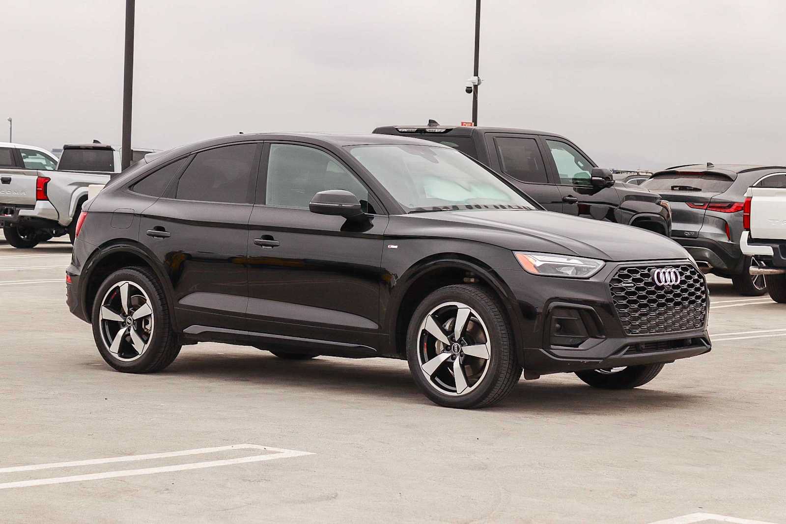 Used 2023 Audi Q5 2.0T Premium Plus w/ Premium Plus Package AWD/4WD image 3