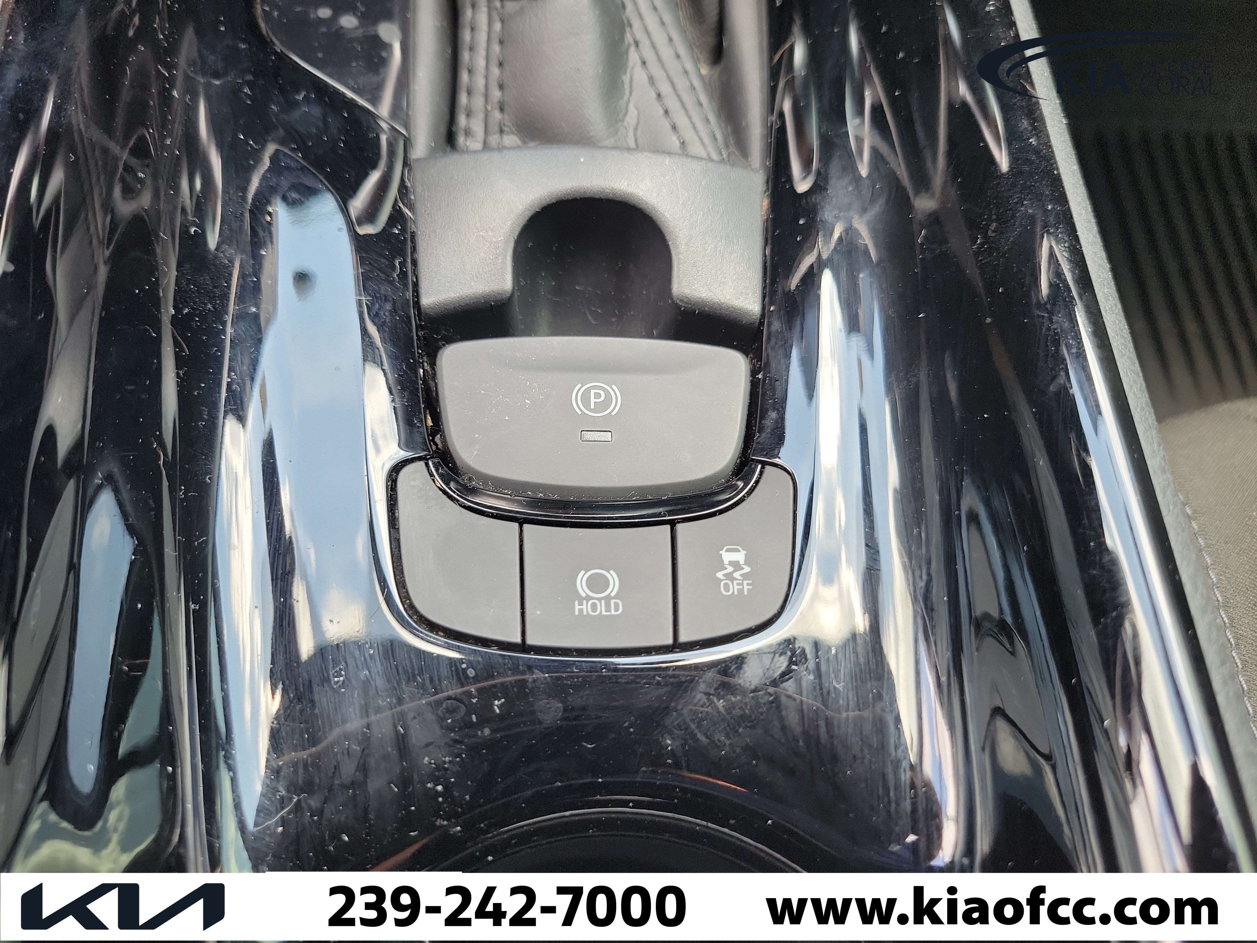 Used 2020 Toyota C-HR XLE FWD image 28