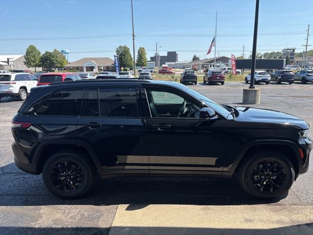 New 2025 Jeep Grand Cherokee Altitude AWD/4WD image 6