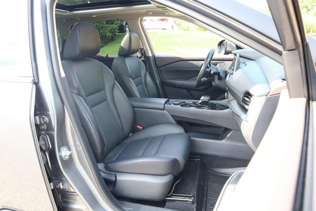 Certified 2023 Nissan Rogue SV w/ SV Premium B Package AWD/4WD image 27