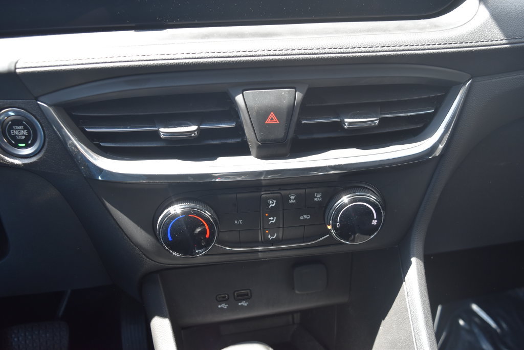 Used 2025 Buick Encore GX Preferred AWD/4WD image 16
