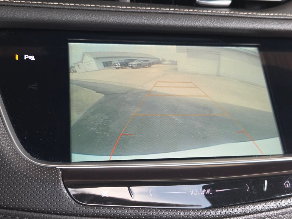 Used 2018 Cadillac XT5 Luxury w/ Driver Awareness Package AWD/4WD image 3