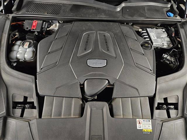 Used 2023 Porsche Cayenne AWD/4WD image 23