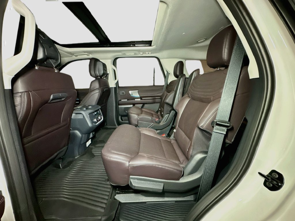New 2027 Ford Expedition Platinum w/ Platinum Ultimate Package AWD/4WD image 27