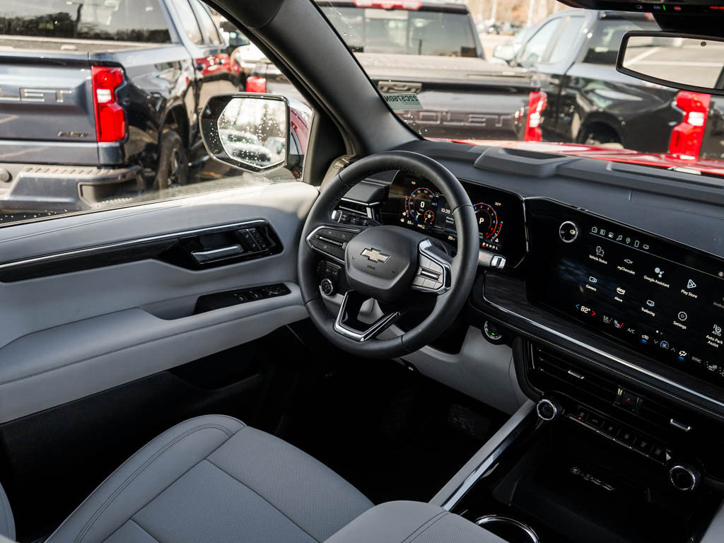 New 2025 Chevrolet Suburban Premier image 16