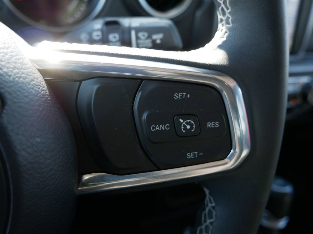 Used 2023 Jeep Wrangler Unlimited Sahara AWD/4WD image 32