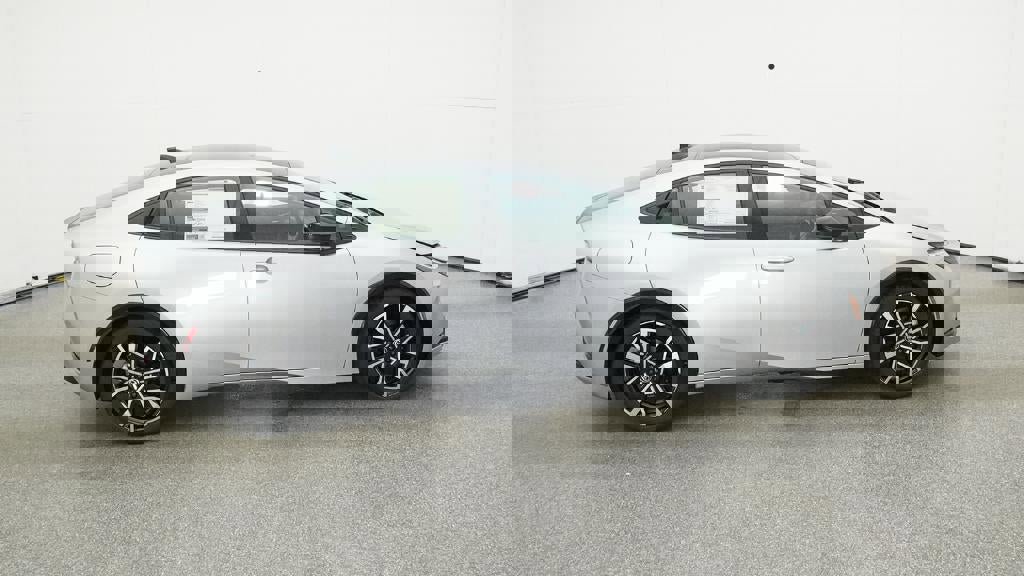 New 2026 Toyota Prius Plug-In Hybrid image 40