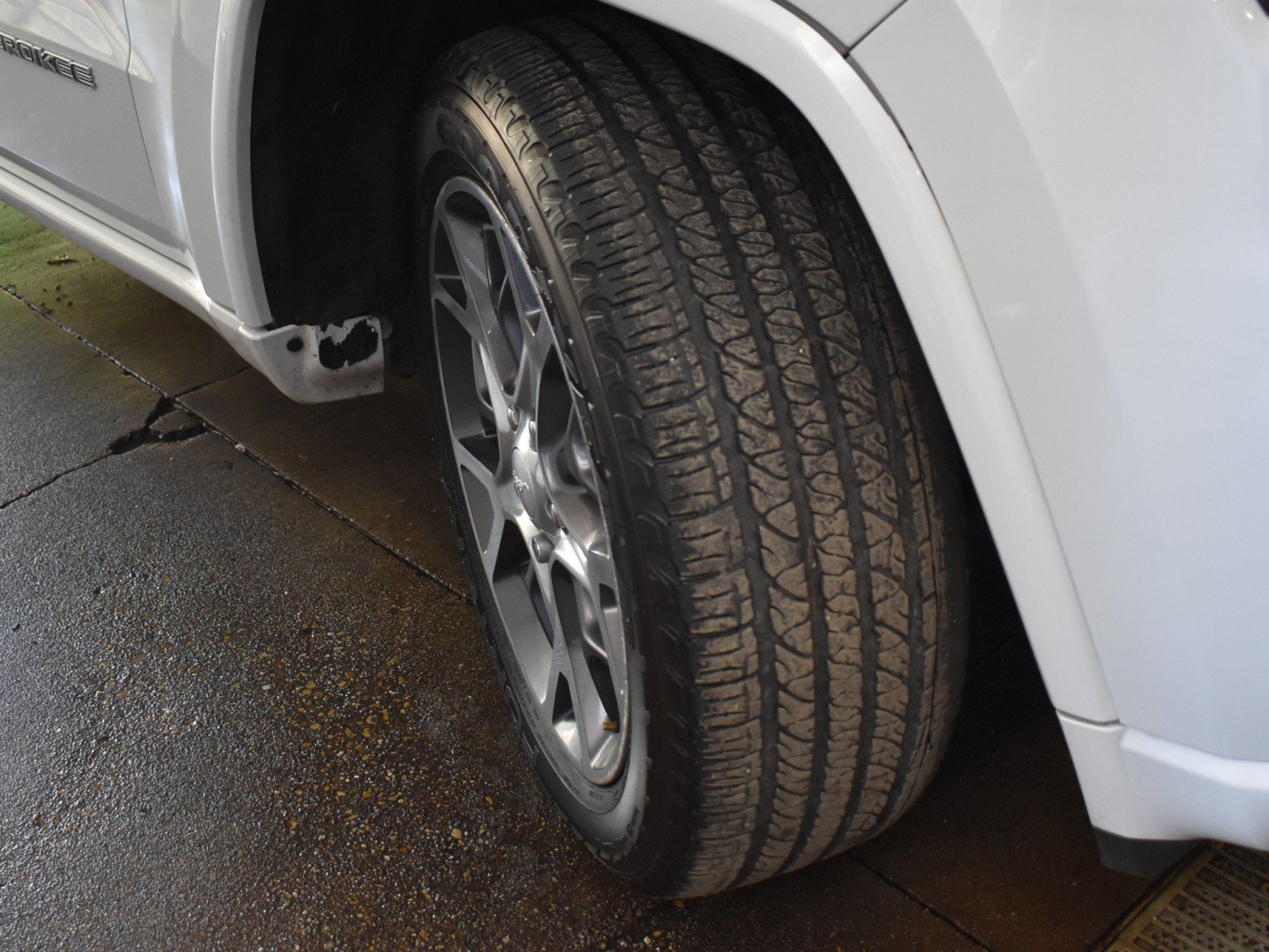 Used 2020 Jeep Grand Cherokee Overland AWD/4WD image 52