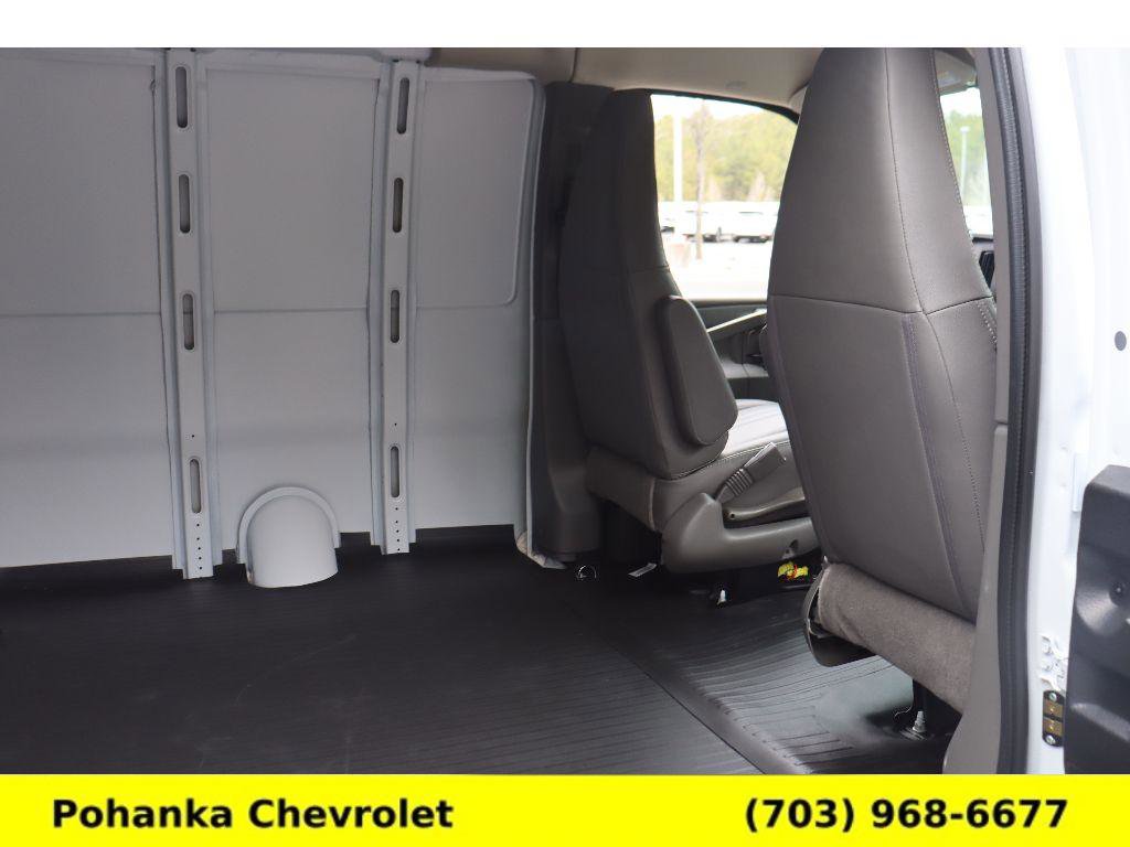 New 2026 Chevrolet Express 3500 RWD image 22