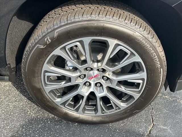 New 2026 GMC Yukon Denali w/ Denali Reserve Package AWD/4WD image 14