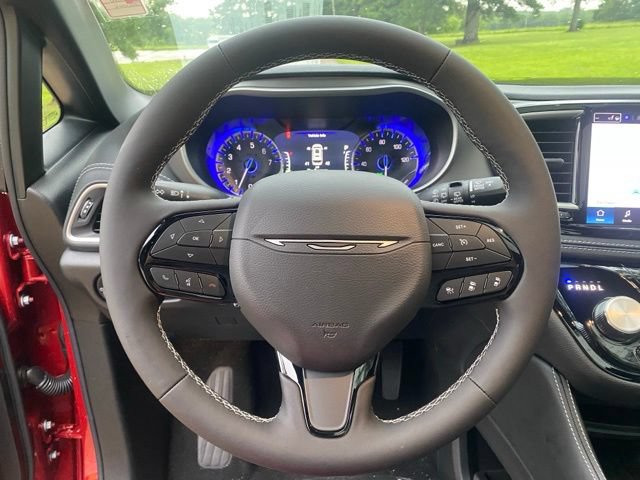 New 2027 Chrysler Pacifica Limited w/ S Appearance Package FWD image 24