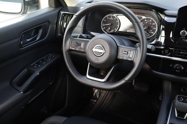 Certified 2025 Nissan Pathfinder SV AWD/4WD image 25